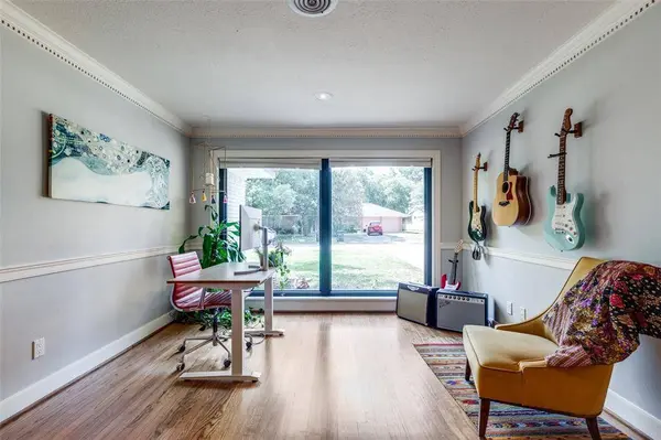 6402 Pineshade LN, Houston, TX 77008