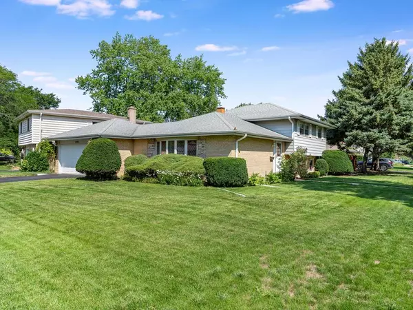 278 Denver Drive, Des Plaines, IL 60018