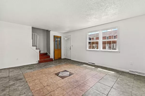 24 Rockingham St #7, Lowell, MA 01852