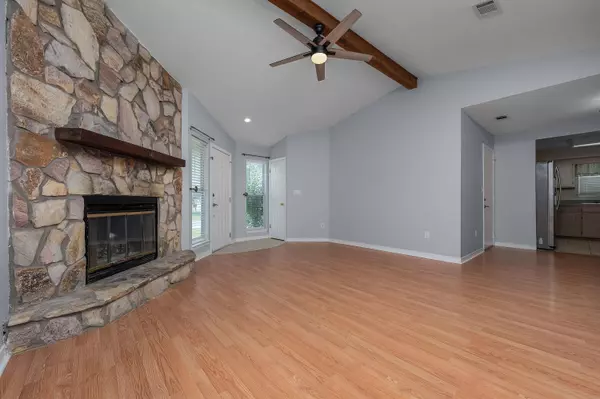 137 Midland Court, Niceville, FL 32578