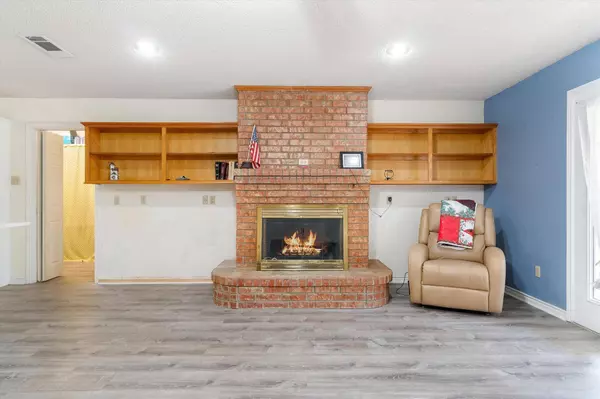 180 Vz County Road 3111, Edgewood, TX 75117