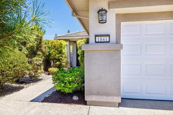 1841 Blackbird LN, Lincoln, CA 95648