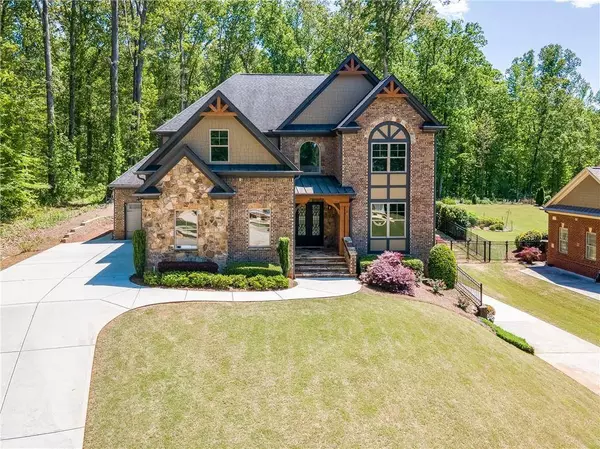 155 Scenic Falls BLVD, Hoschton, GA 30548