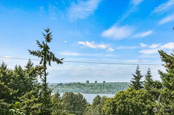 12303 NE 75th ST #D-3, Kirkland, WA 98033