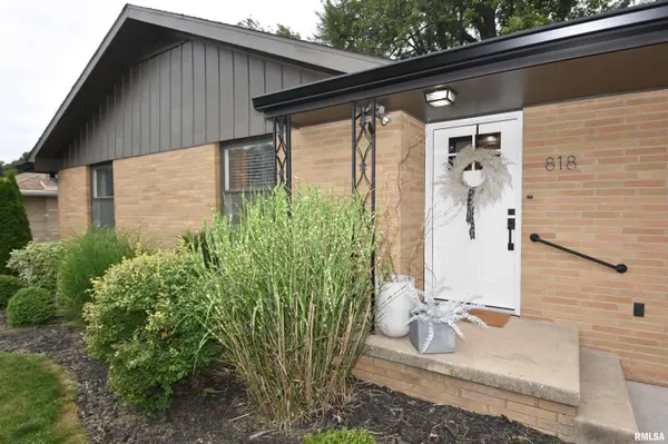 818 N MAIN ST, Eureka, IL 61530