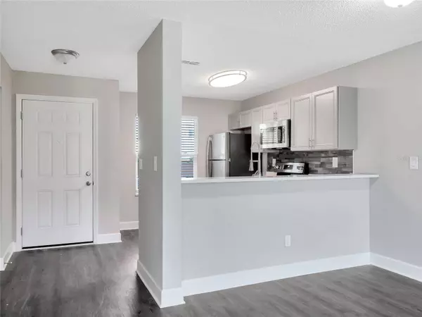 2556 WOODGATE BLVD #105, Orlando, FL 32822