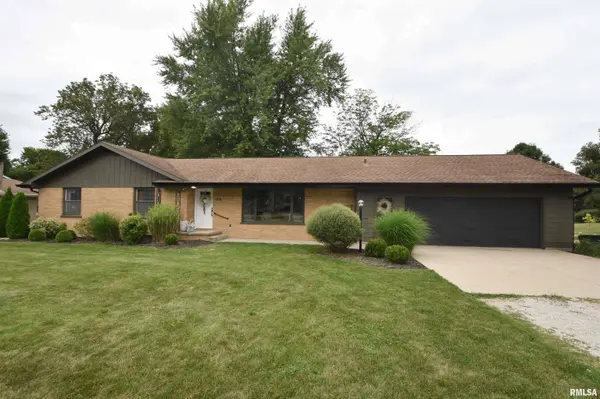 818 N MAIN ST, Eureka, IL 61530