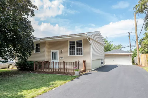 301 Fairlane DR, Joliet, IL 60435