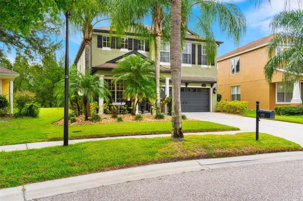 1122 NASHVILLE DR, Wesley Chapel, FL 33544