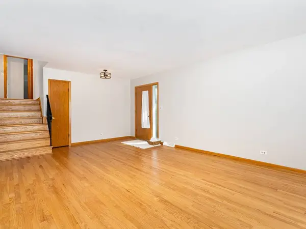 278 Denver DR, Des Plaines, IL 60018