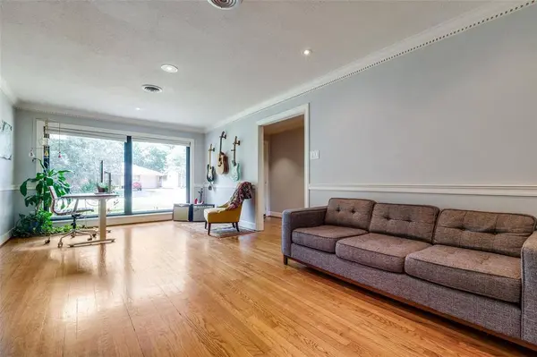 6402 Pineshade LN, Houston, TX 77008