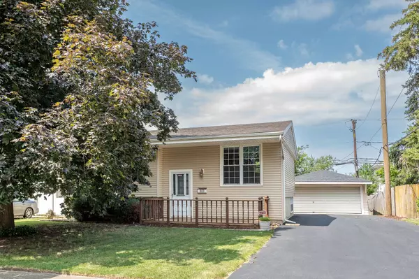 301 Fairlane DR, Joliet, IL 60435