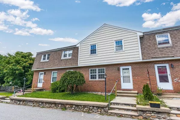 24 Rockingham St #7, Lowell, MA 01852