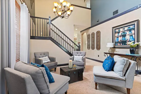 1122 NASHVILLE DR, Wesley Chapel, FL 33544