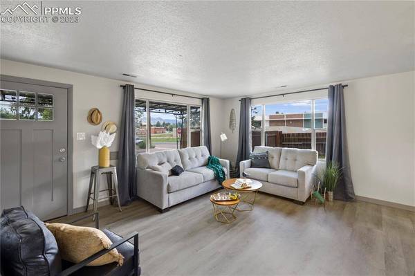 2329 Bonfoy AVE, Colorado Springs, CO 80909