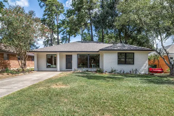 6402 Pineshade LN, Houston, TX 77008