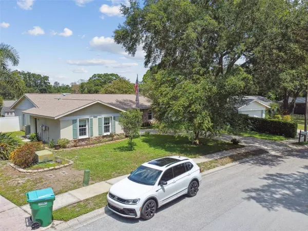 2879 OAK TREE LN, Palm Harbor, FL 34684