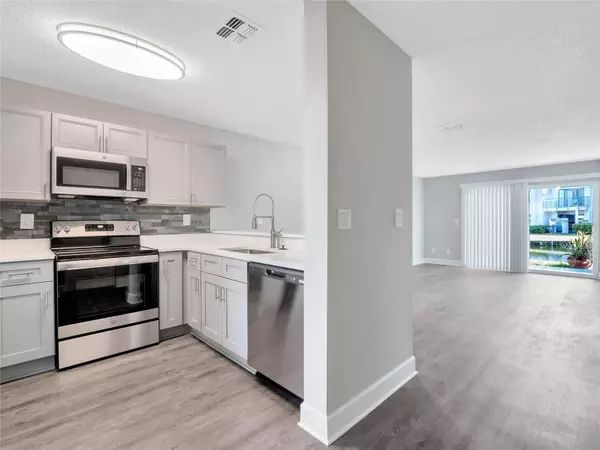 2556 WOODGATE BLVD #105, Orlando, FL 32822