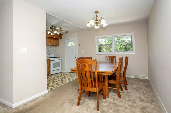 301 Fairlane DR, Joliet, IL 60435