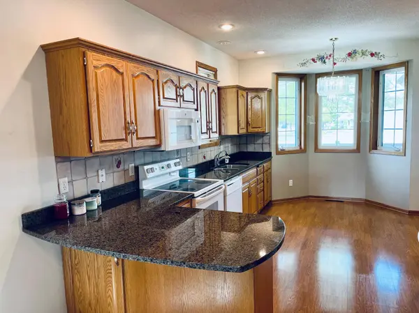 10 Orchard AVE SE, Hutchinson, MN 55350