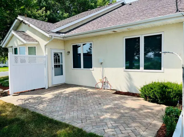 10 Orchard AVE SE, Hutchinson, MN 55350