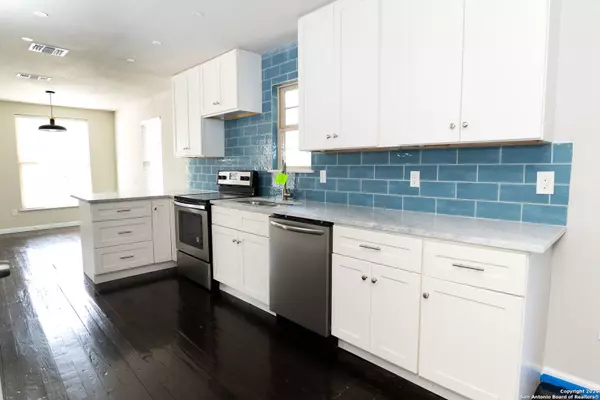 211 BANK ST, San Antonio, TX 78204-2208