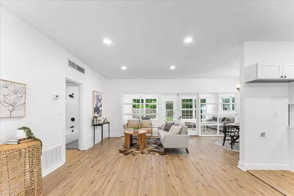 1801 MAPLEWOOD DR, Orlando, FL 32803