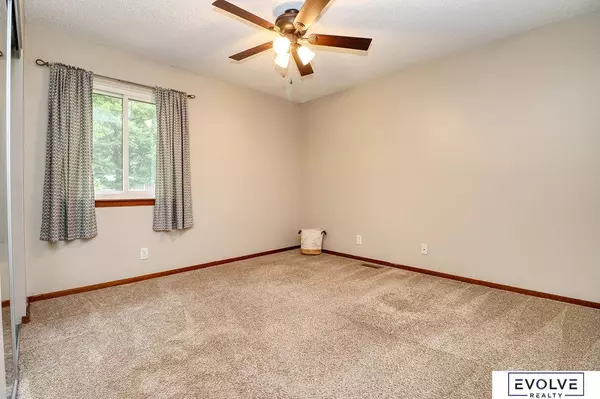 6206 Inverness Road, Lincoln, NE 68512