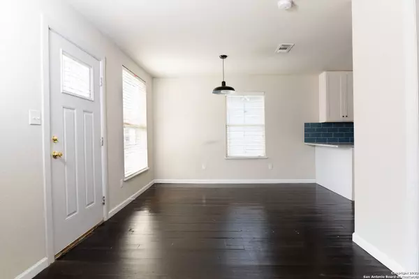 211 BANK ST, San Antonio, TX 78204-2208