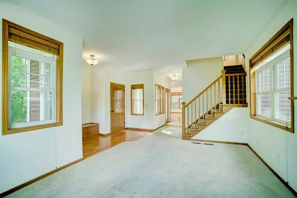 4899 Fable Hill Pkwy N, Hugo, MN 55038