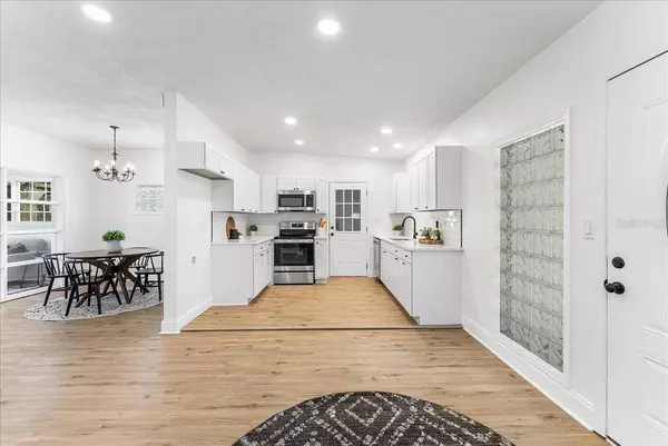 1801 MAPLEWOOD DR, Orlando, FL 32803