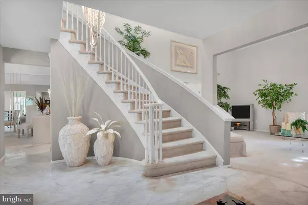 601 SUNSHINE LAKES DR, Voorhees, NJ 08043