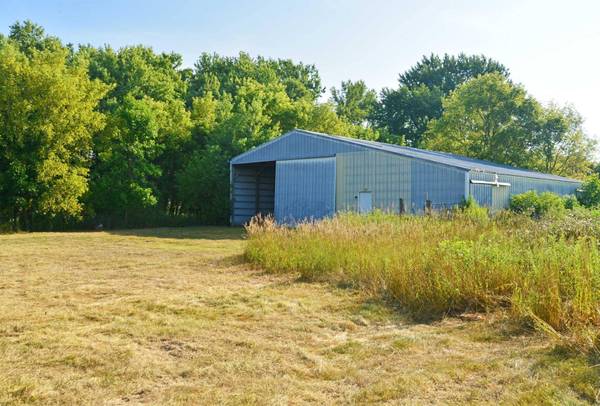 27884 560th AVE, Austin, MN 55912