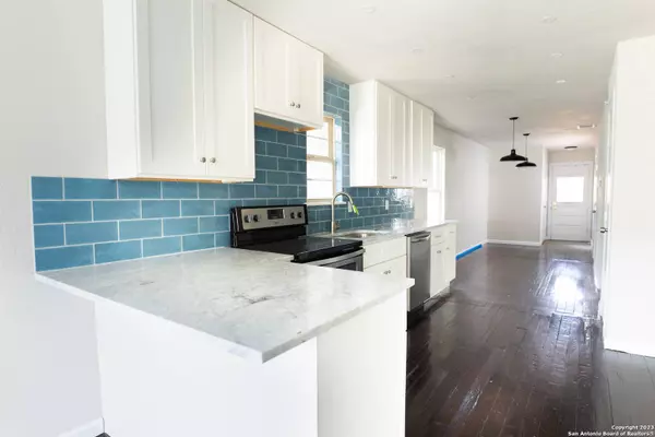 211 BANK ST, San Antonio, TX 78204-2208