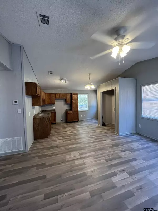 703 S Alabama St, Troup, TX 75789