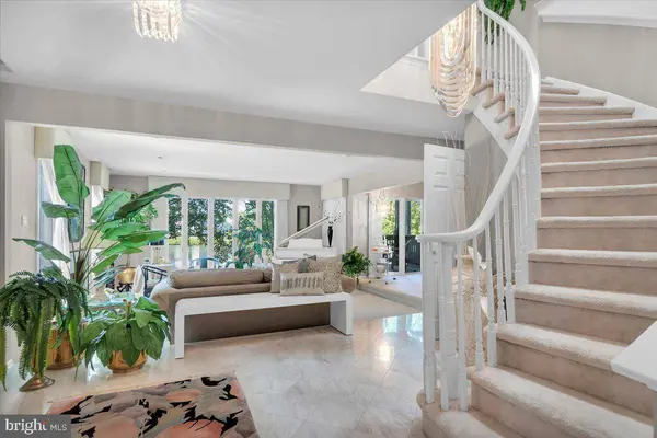 601 SUNSHINE LAKES DR, Voorhees, NJ 08043