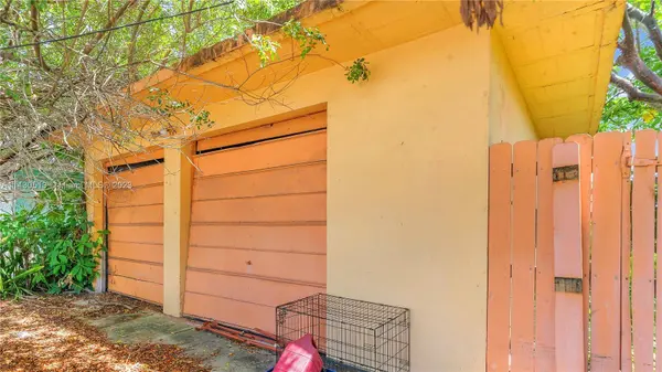 3474 NW 11th St, Miami, FL 33125