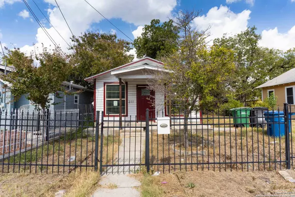 211 BANK ST, San Antonio, TX 78204-2208