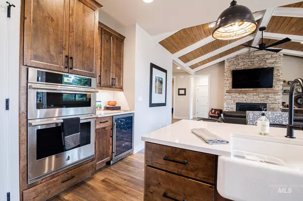 3330 Whitefield Ln, Mccall, ID 83638