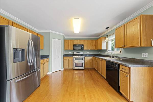 191 Holmes PL, Montgomery, IL 60538