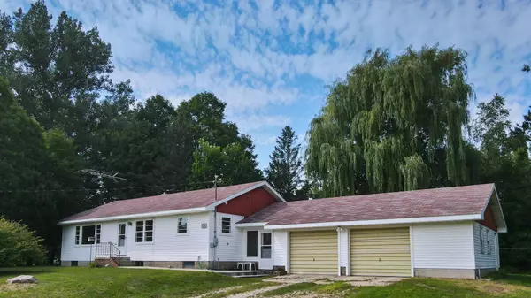 106 E Wells Street, Harrietta, MI 49638