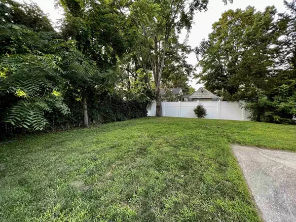 2 South Hill DR, Essex Junction, VT 05452