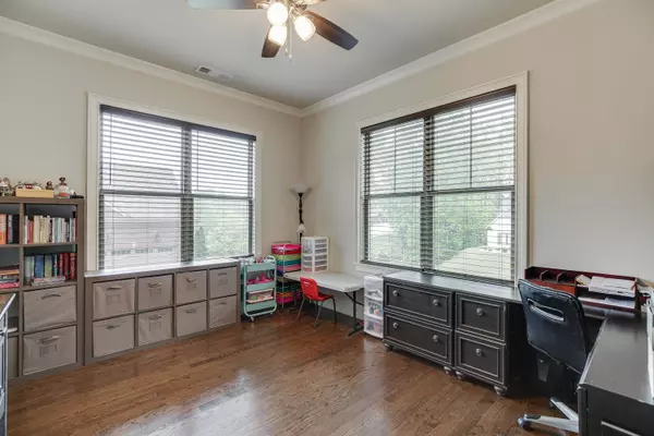 155 Scenic Falls BLVD, Hoschton, GA 30548