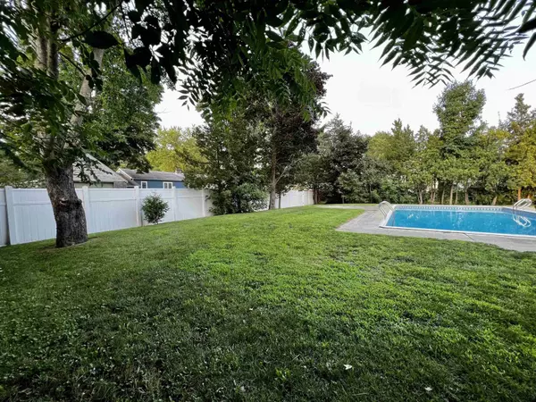 2 South Hill DR, Essex Junction, VT 05452