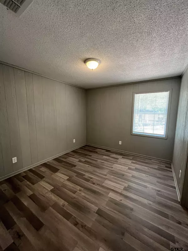 703 S Alabama St, Troup, TX 75789