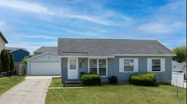 3803 Blue Mound Dr NE, Cedar Rapids, IA 52402