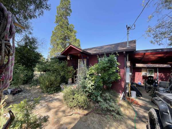 105 Maple St, Phoenix, OR 97535