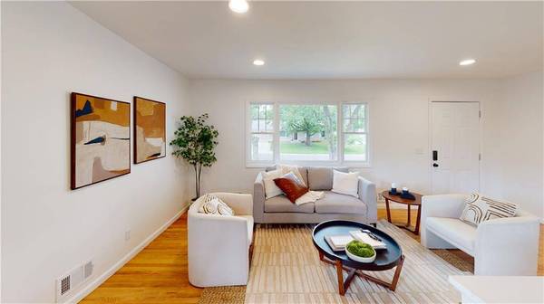 8312 Booth AVE, Raytown, MO 64138