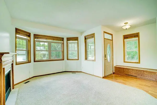 4899 Fable Hill Pkwy N, Hugo, MN 55038