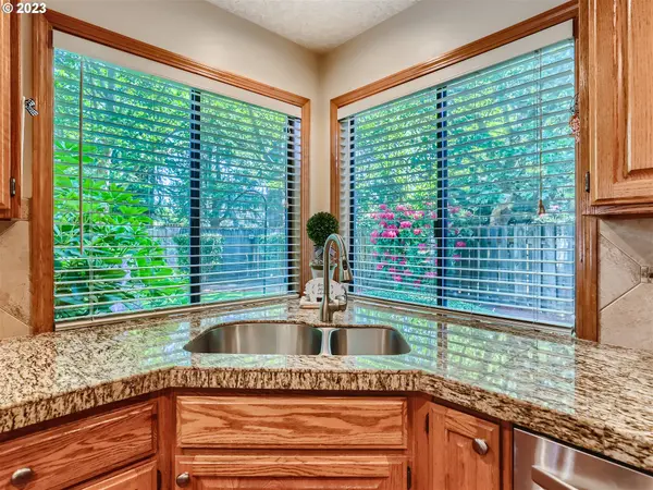 809 NW 175TH PL, Beaverton, OR 97006